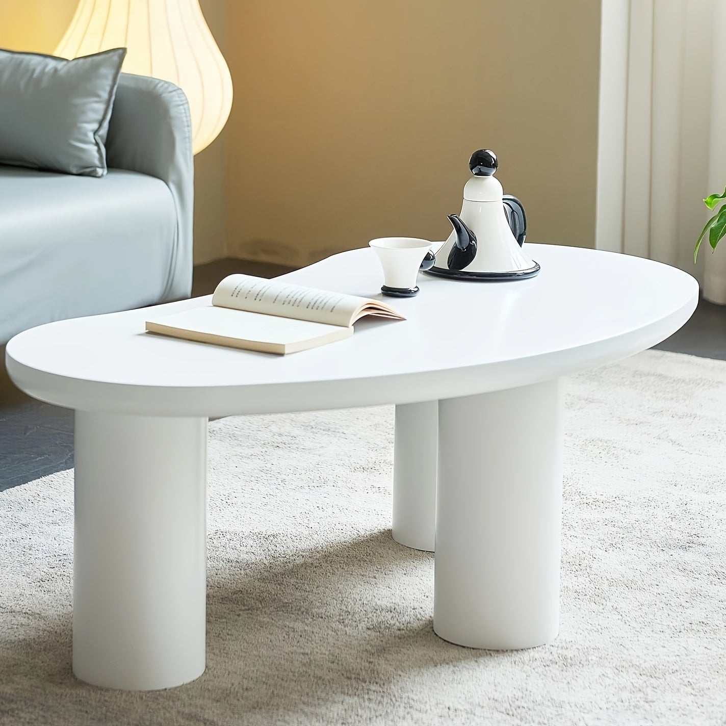 Chic White Cloud-Shaped Coffee Table with 3 Legs - Unique Oval Design, High-Gloss Finish, Youngsters-Friendly Corners - Perfect for Living Room