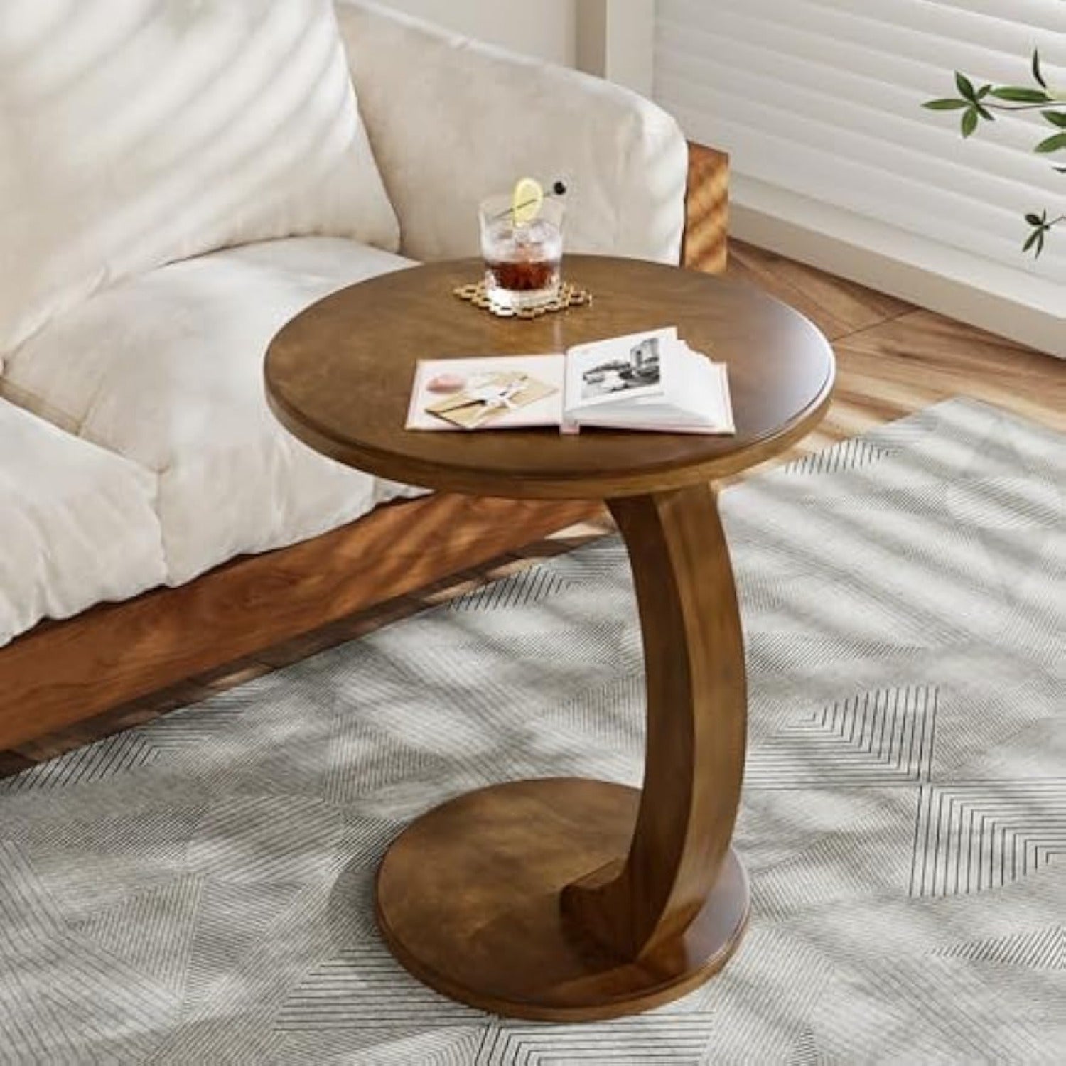 Sturdy Round End Table Made of Solid Wood, C-Shaped and Mid-Century Design, Perfect for Your Living Room