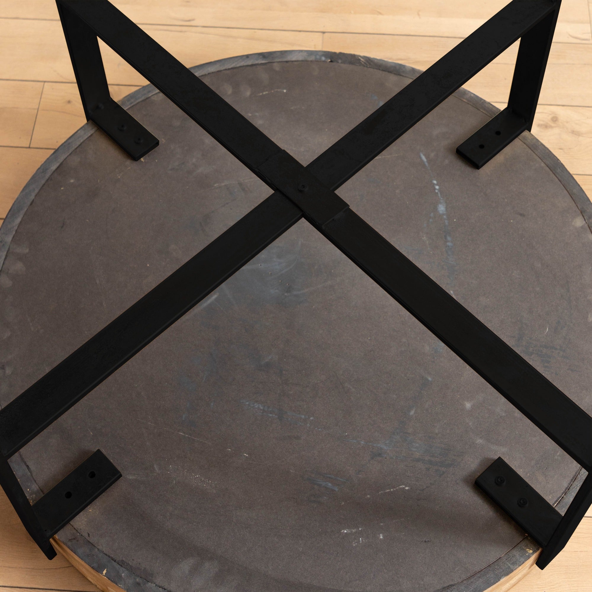 81cm Modern Retro Splicing Round Coffee Table, Fir Wood Table Top with Black Cross Legs Base (Same SKU:W75770652)