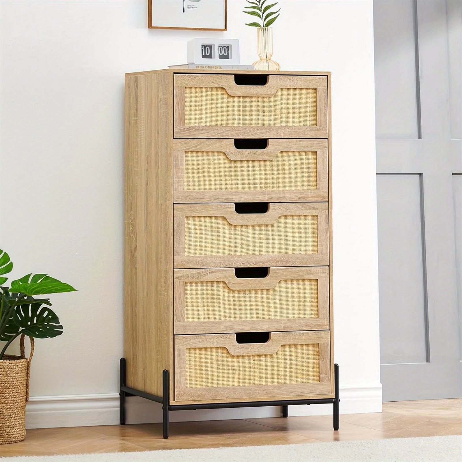 Natural Rattan 5 Drawer Dresser, Chest of Drawer, Farmhouse Storage Cabinet with Solid Metal Legs, Modern Storage Unit for Bedroom, Living Room, Entryway, Oak